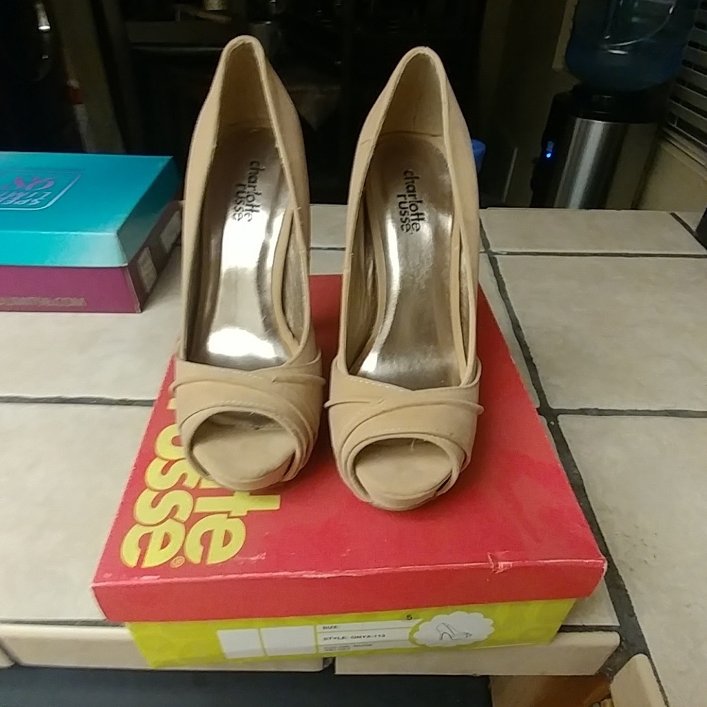 BRAND NEW Heels w/Platform!  (On Hold 4-27-21)